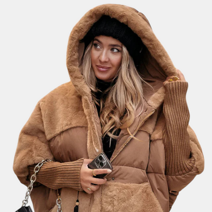 Gabriela - Oversized Puffer Kabát Kapucnival és Patchwork