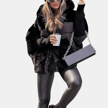 Gabriela - Oversized Puffer Kabát Kapucnival és Patchwork