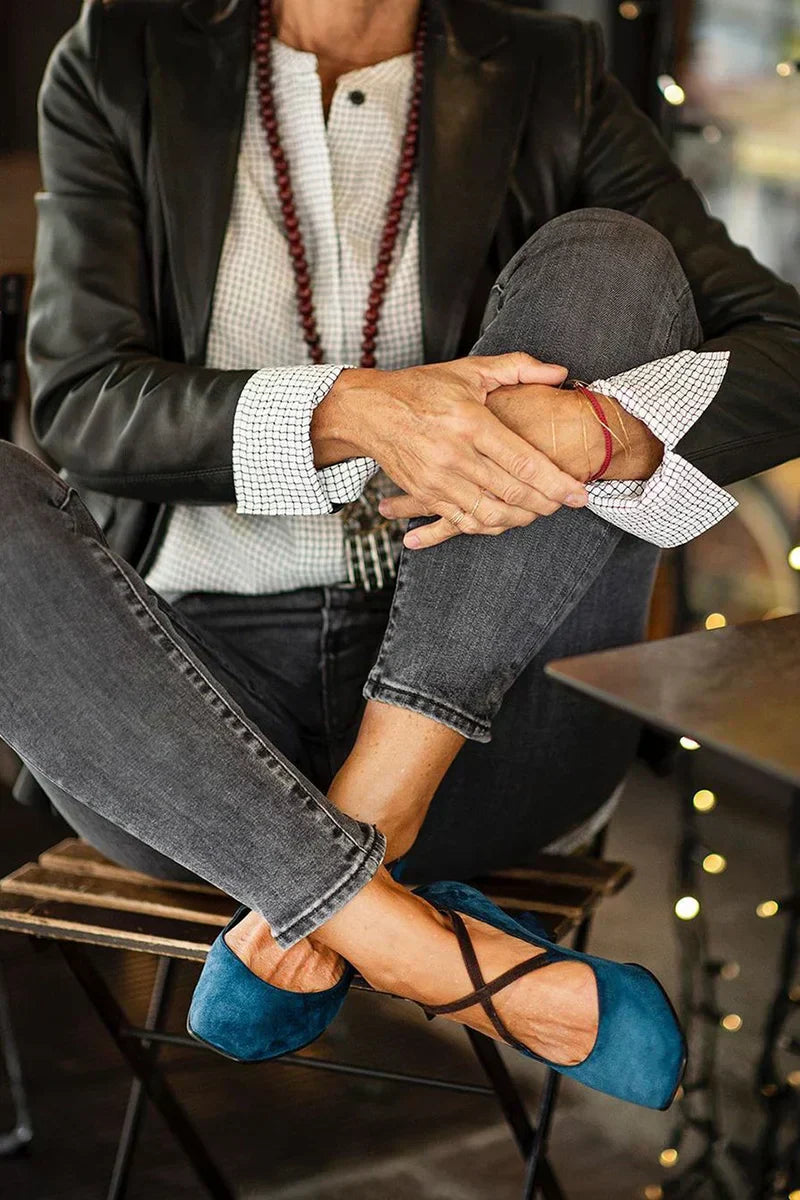 KÖZEPES ELEGÁNS TŰSARKÚ CIPŐ